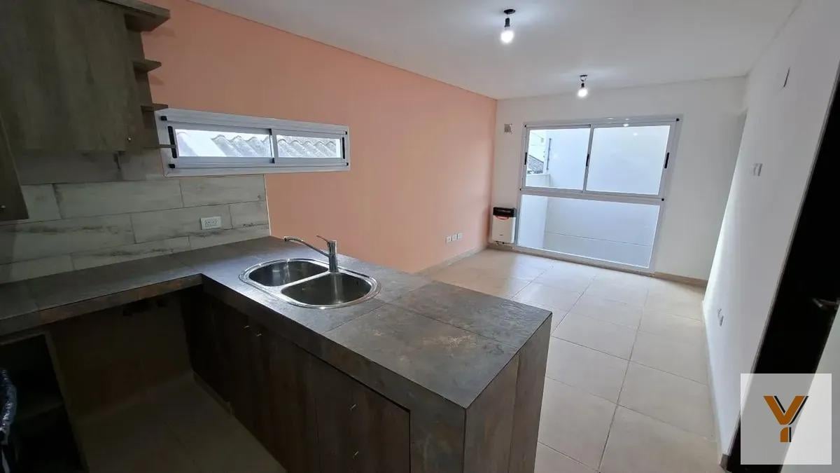Foto de Departamento en venta - 1 Dormitorio 1 Baño - Berazategui, imagen 1