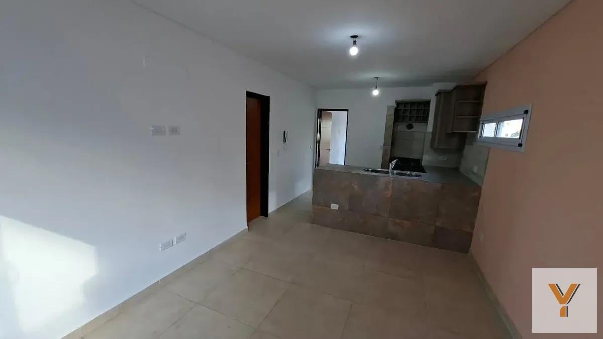 Foto de Departamento en venta - 1 Dormitorio 1 Baño - Berazategui, imagen 3