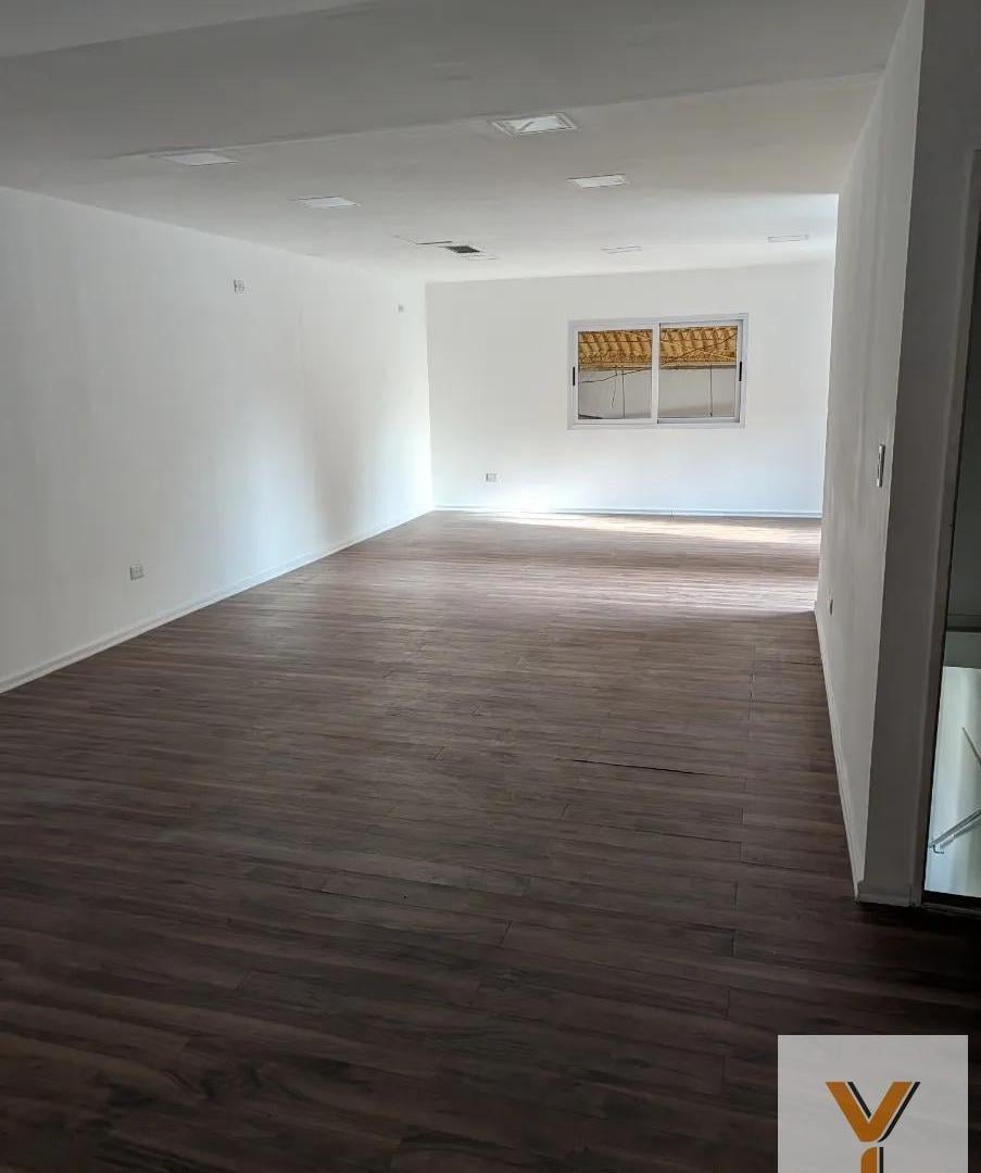 Foto de Depósito en Venta - 3 Baños - 750mts - Villa Ortuzar, imagen 3