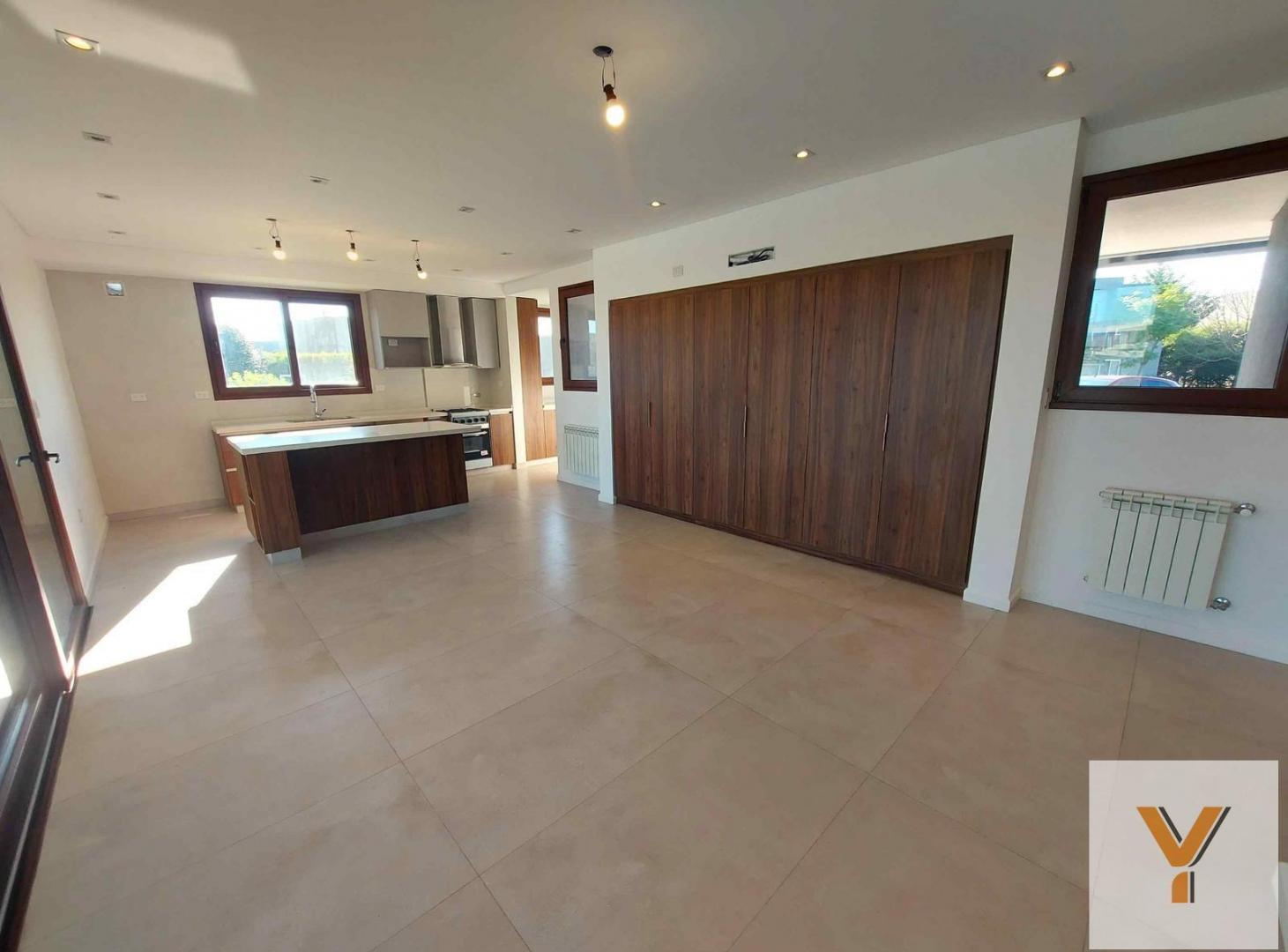 Foto de Casa en venta - 3 Dormitorios 3 Baños - Ezeiza, imagen 4