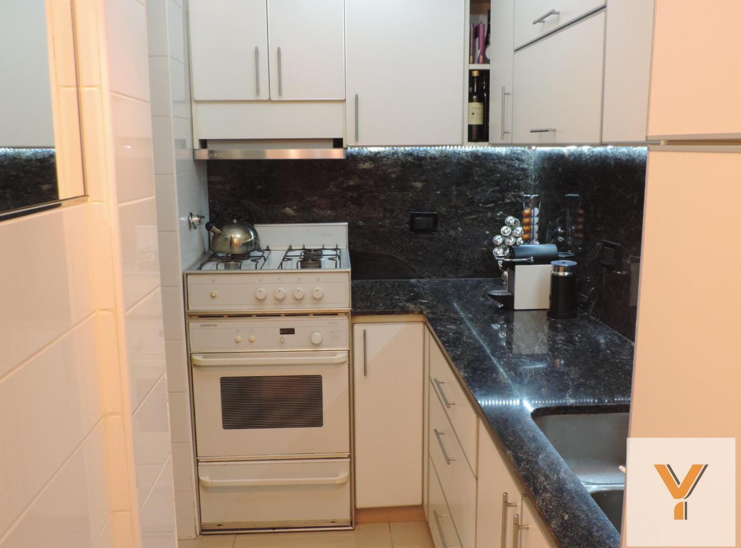 Foto de PH en venta - 2 Dormitorios 2 Baños - 100Mts2 - Ciudadela, Tres de, imagen 1