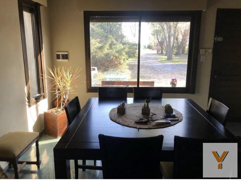 Foto de Quinta en venta - 4 Dormitorios 3 Baños - 160 mts2 - 9 De Julio, imagen 2