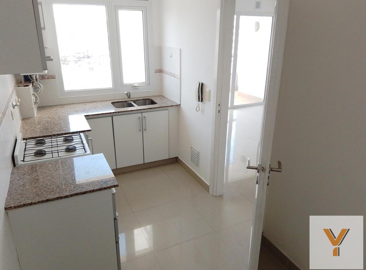 Foto de Departamento 2 ambientes con balcon y coc. en Edificio Prestige, imagen 2