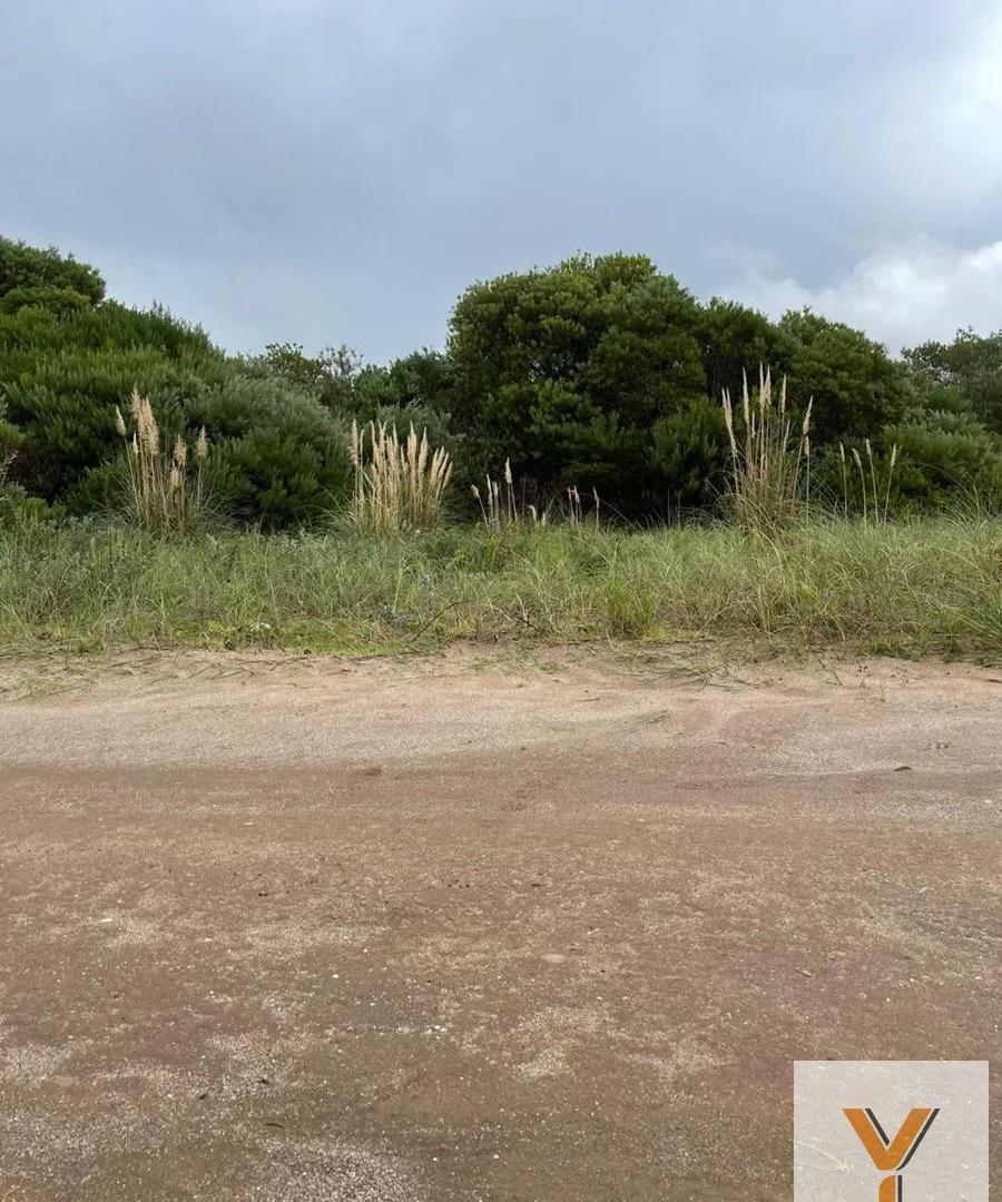Foto de Terreno en venta - 940mts2 - Senderos IV, Costa Esmeralda, imagen 4