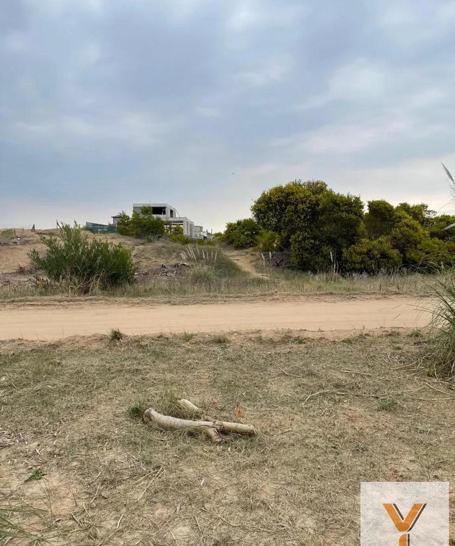 Foto de Terreno en venta - 940mts2 - Senderos IV, Costa Esmeralda, imagen 1