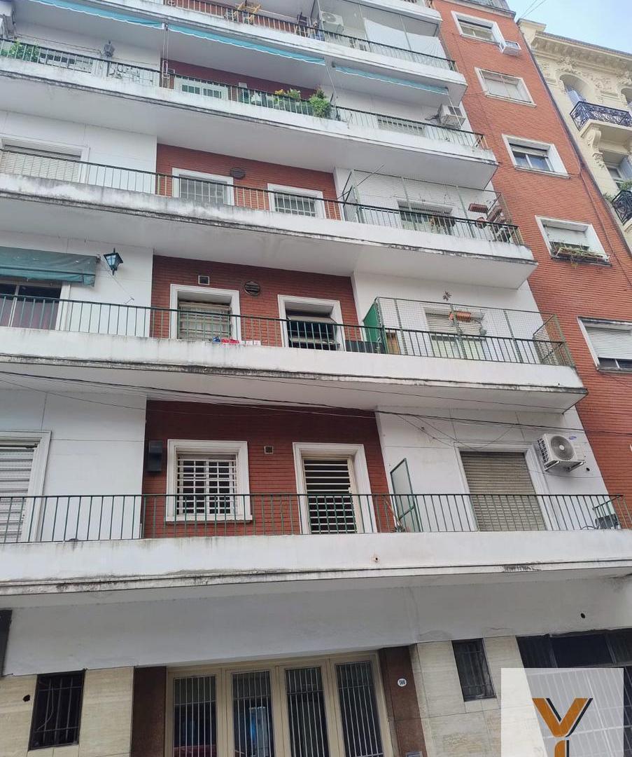 Foto de Departamento en venta - 3 Dormitorios 2 Baños - Monserrat, imagen 1