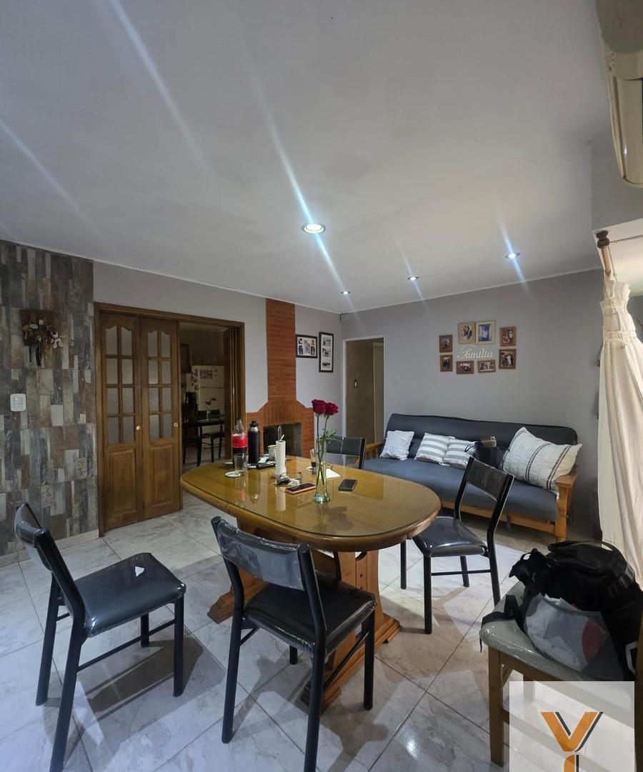 Foto de Casa en venta - 4 Dormitorios 1 Baño - La Plata, imagen 3