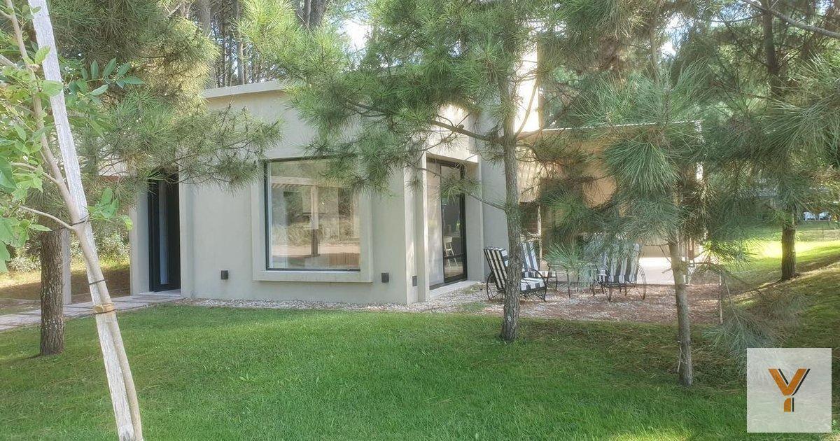 Casa en Venta - 3 Dormitorios 2 Baños - 135mts - Deportivo II