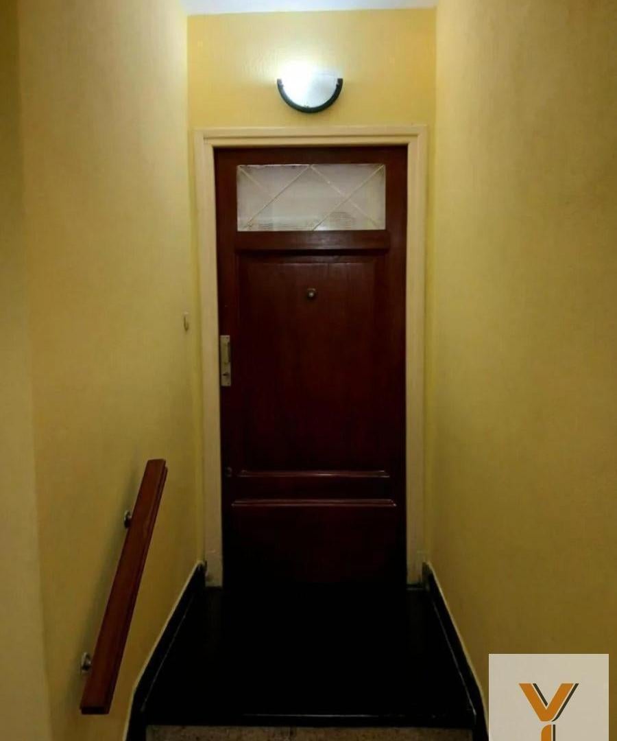 Foto de PH en venta - 3 Dormitorios 1 Baño - Parque Avellaneda, imagen 2