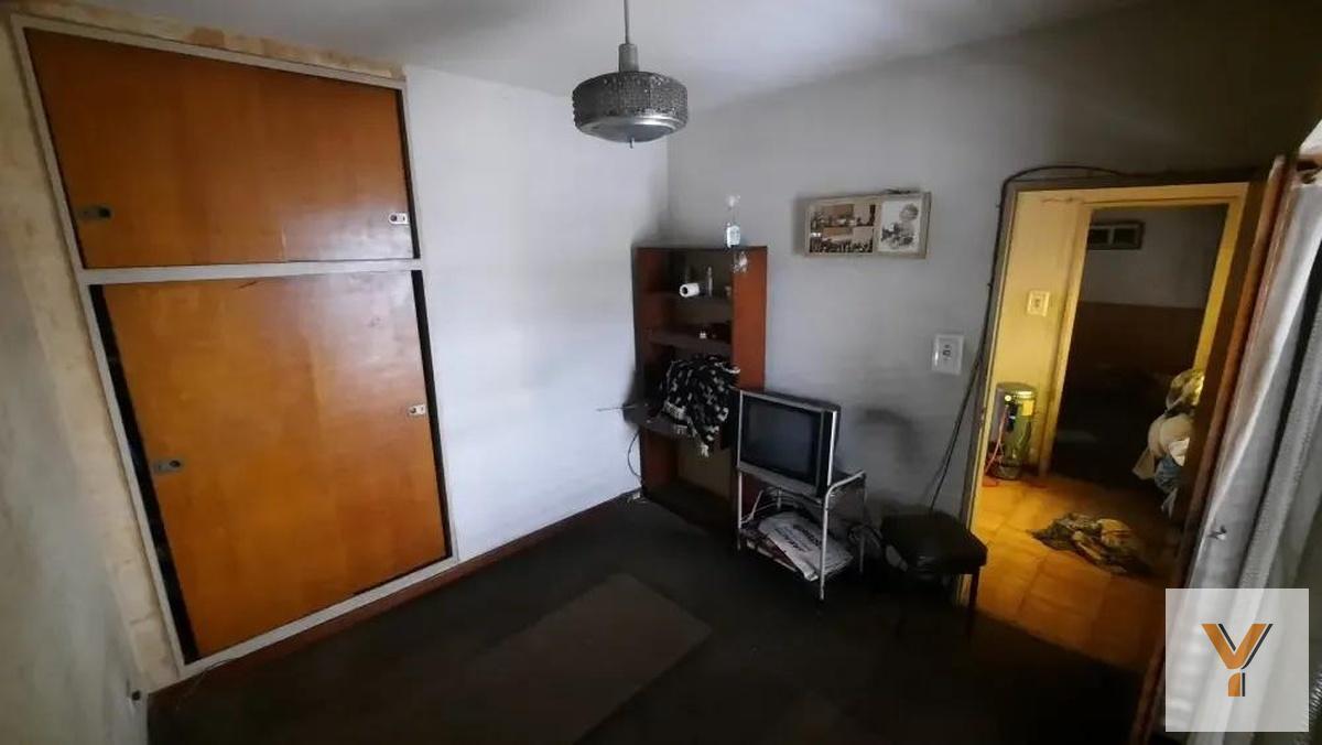 Foto de Casa en venta - 3 Dormitorios 3 Baños - Parque Avellaneda, imagen 3