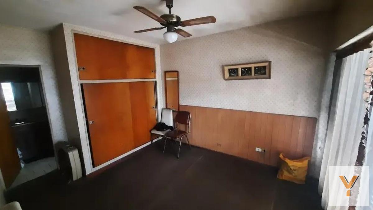 Foto de Casa en venta - 3 Dormitorios 3 Baños - Parque Avellaneda, imagen 2