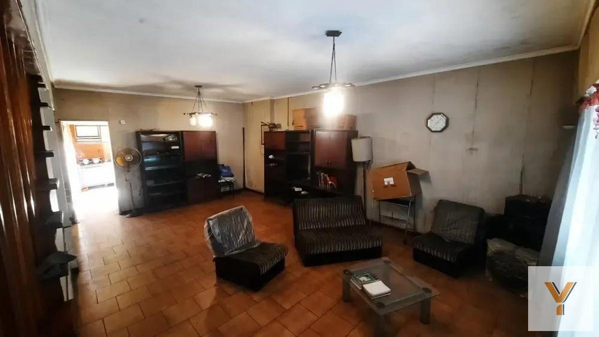 Foto de Casa en venta - 3 Dormitorios 3 Baños - Parque Avellaneda, imagen 1