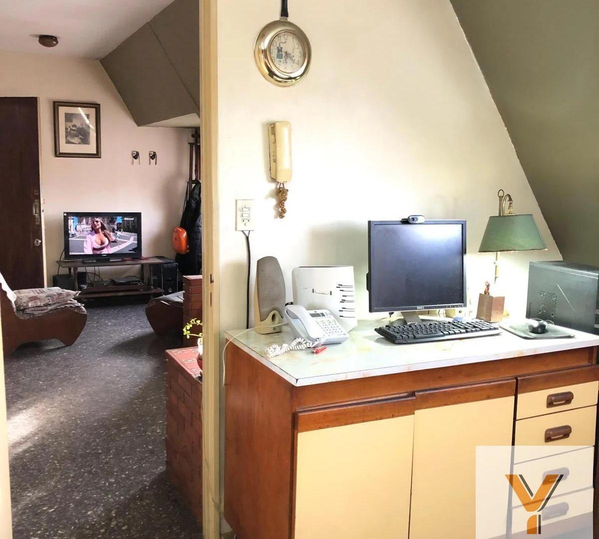Foto de Departamento en venta - 2 Dormitorios 1 Baño - 70Mts2 - Liniers, imagen 5