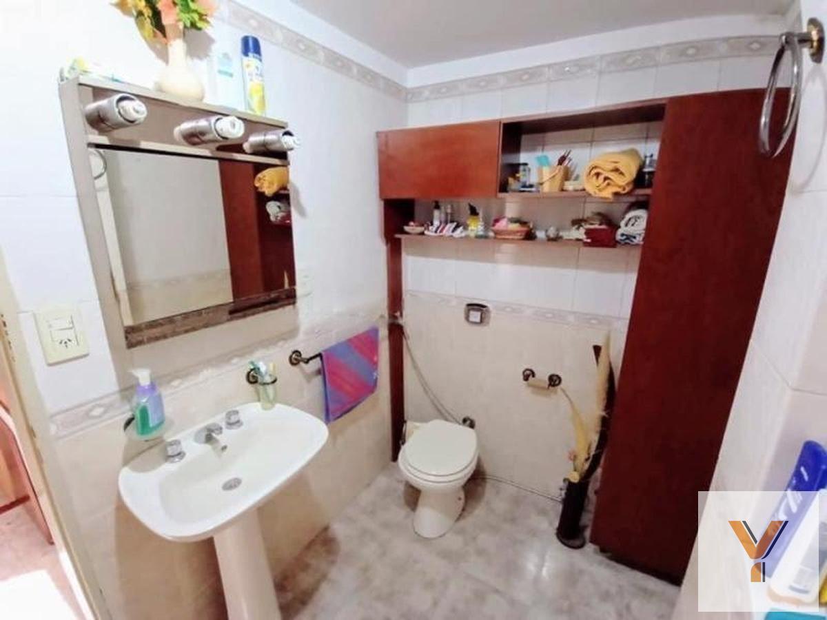 Foto de Casa en venta - 2 Dormitorios 1 Baño - La Plata, imagen 5