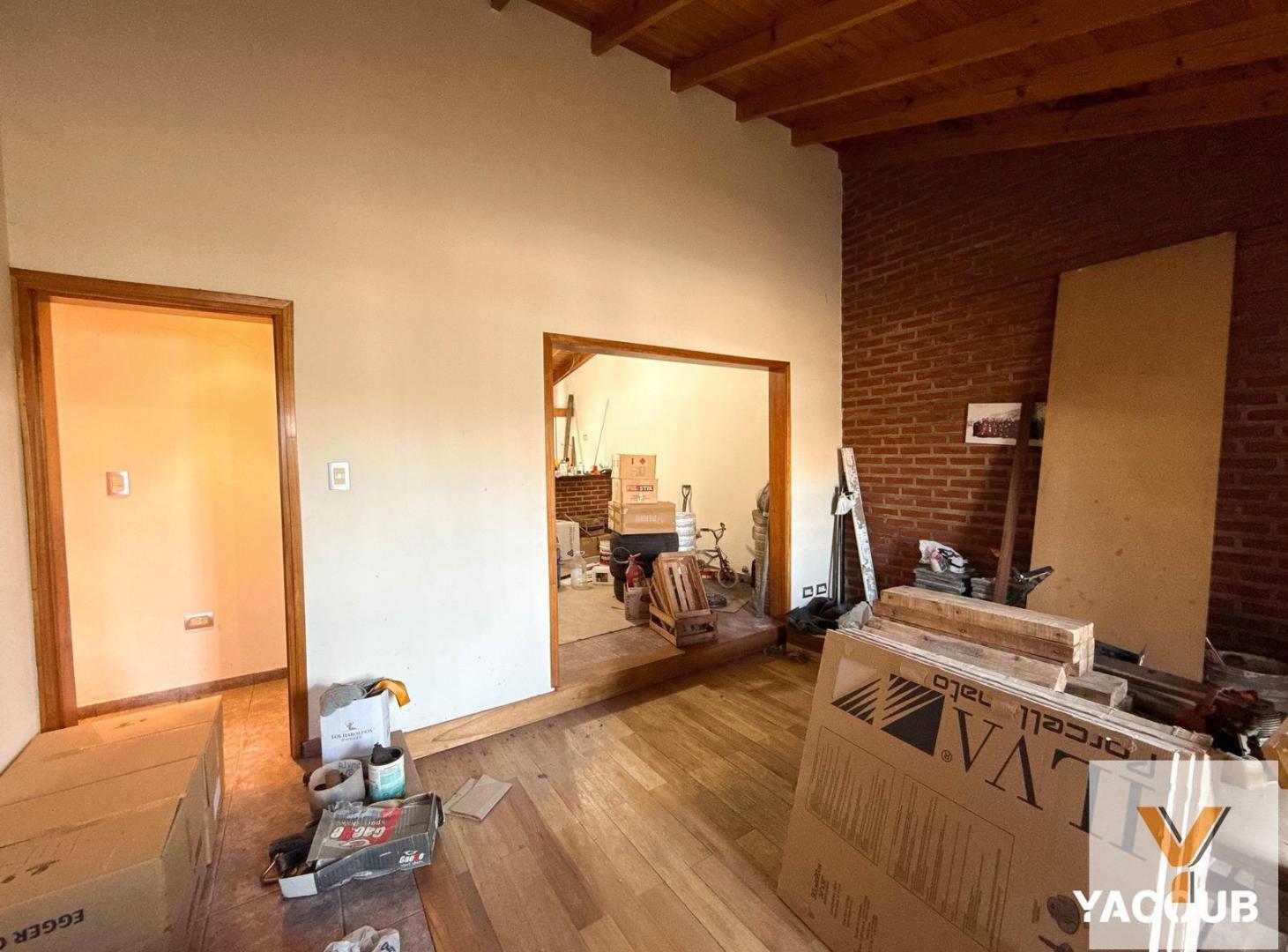 Foto de Casa en venta - 4 Dormitorios 2 Baños - Gorina, imagen 4
