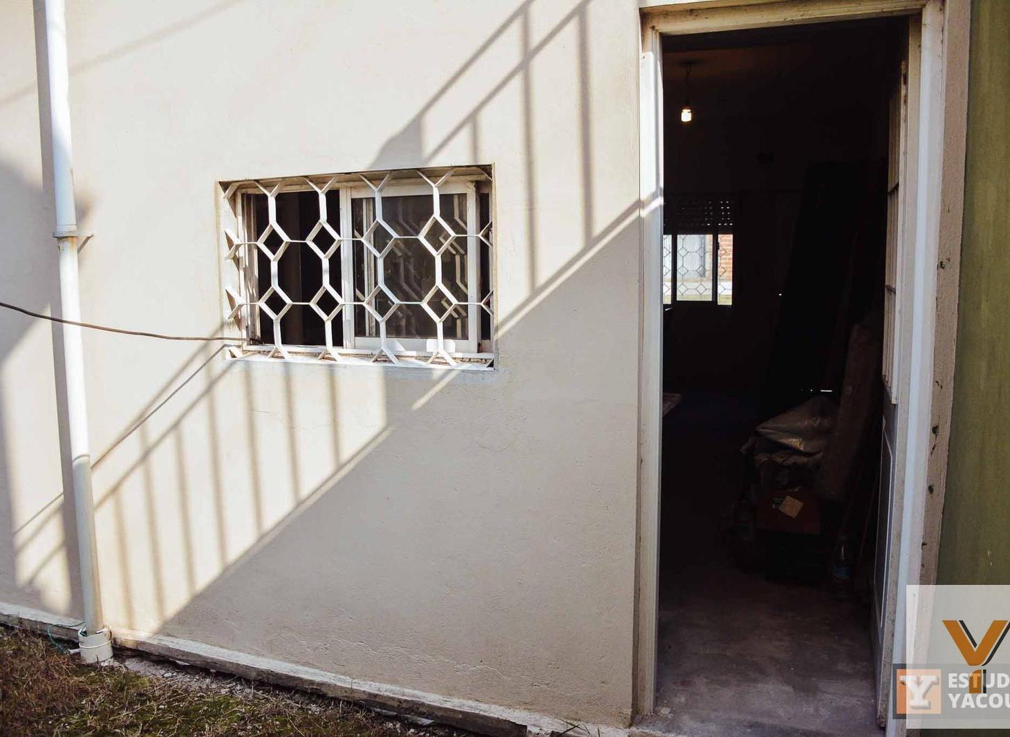 Foto de Dúplex en venta - 2 Dormitorios 2 Baños - 215Mts2 - San Carlos, La Plata, imagen 3
