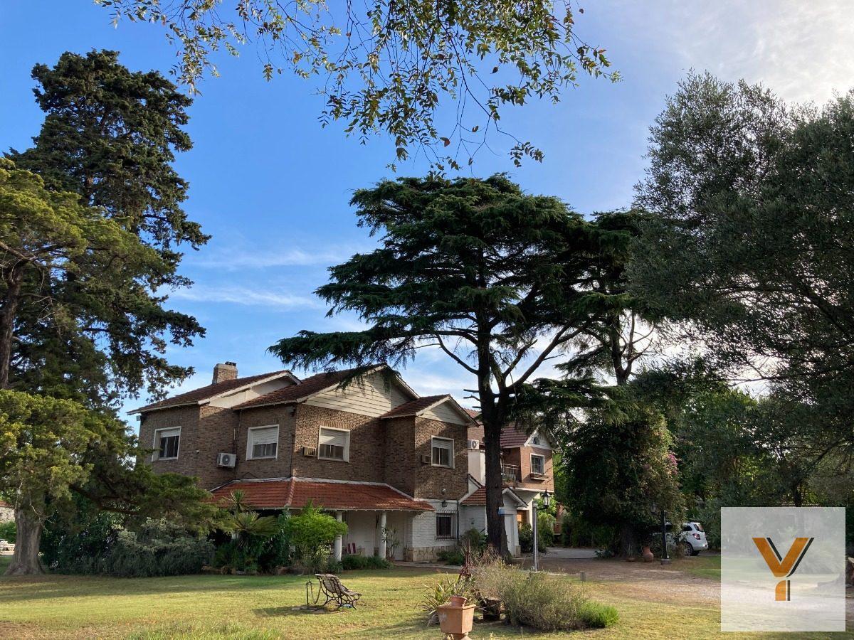 Foto de Quinta en venta - 6 dormitorios 5 baños - pileta - 3742 mts2 - Moreno, imagen 1
