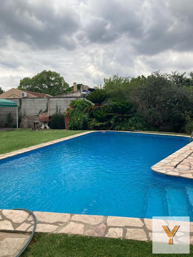 Foto de Quinta en venta - 6 dormitorios 5 baños - pileta - 3742 mts2 - Moreno, imagen 4