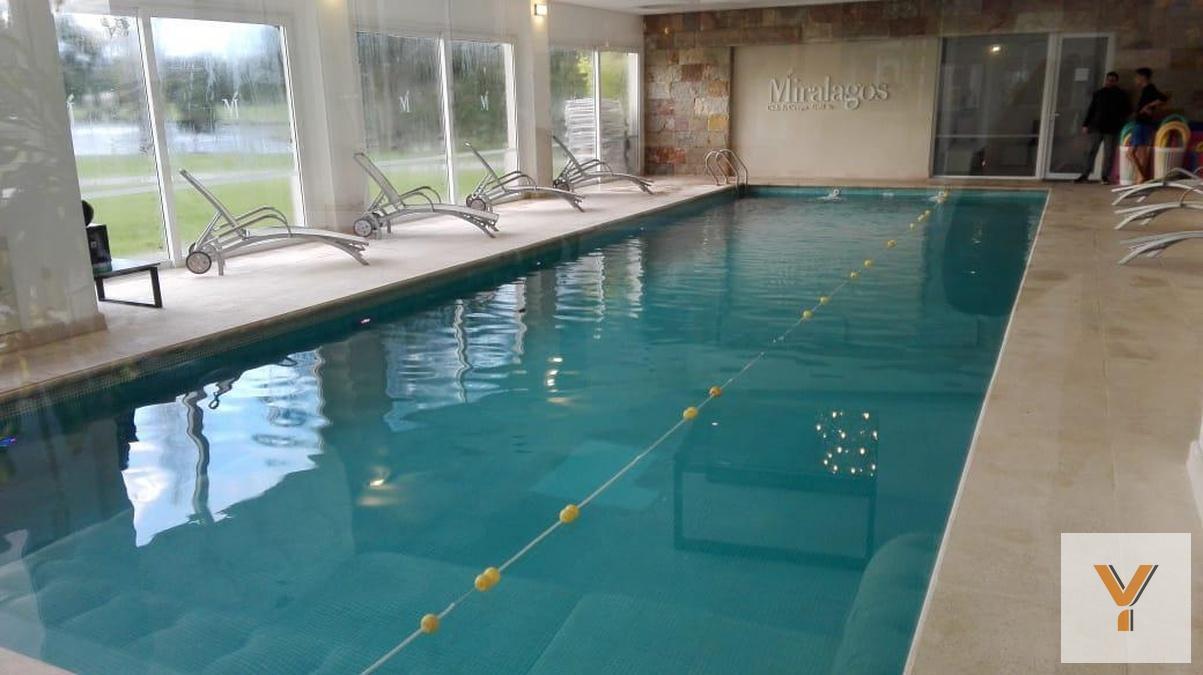 Foto de Terreno en venta - 1360mts2 - Club Miralagos II, imagen 1