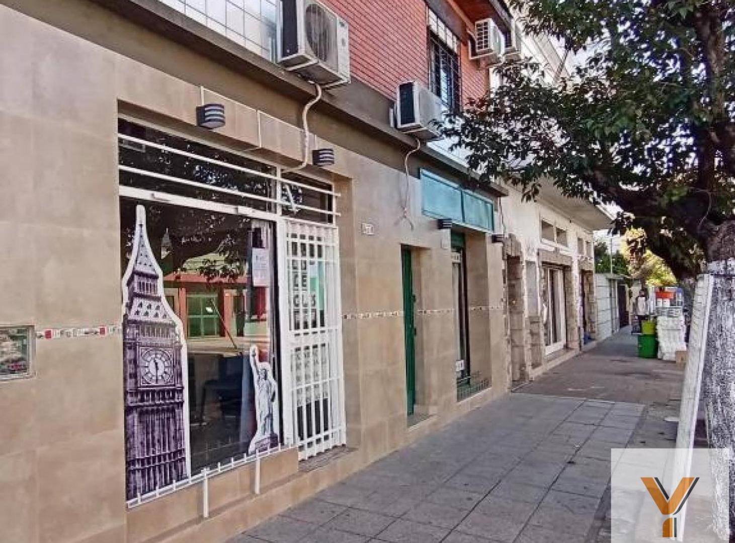 Foto de Casa en venta - 3 Dormitorios 1 Baño - Local - 186Mts2 - Ramos Mejía, imagen 3