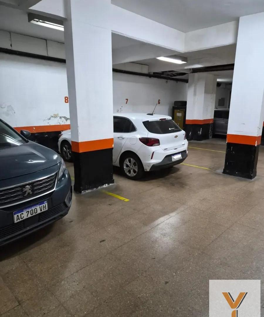 Foto de Cochera en Venta - - 18mts - Recoleta, imagen 1