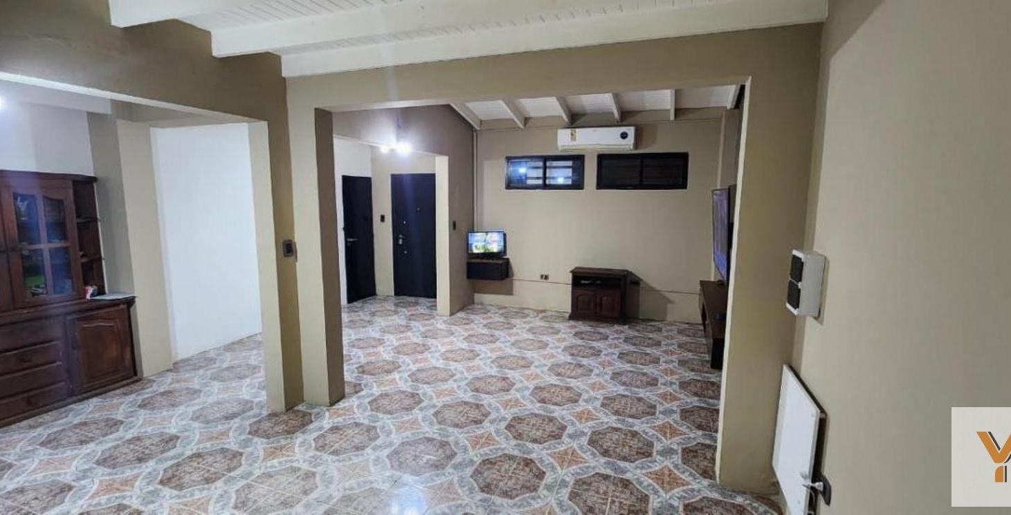 Foto de Departamento en Venta - 4 Dormitorios 2 Baños - 176mts - La Plata, imagen 2