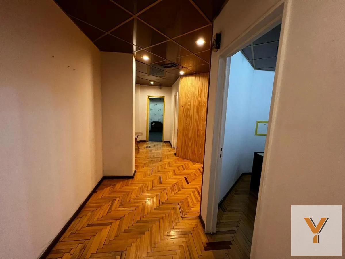 Foto de Oficina en venta - 8 Ambientes - 190Mts2 - Córdoba, imagen 2