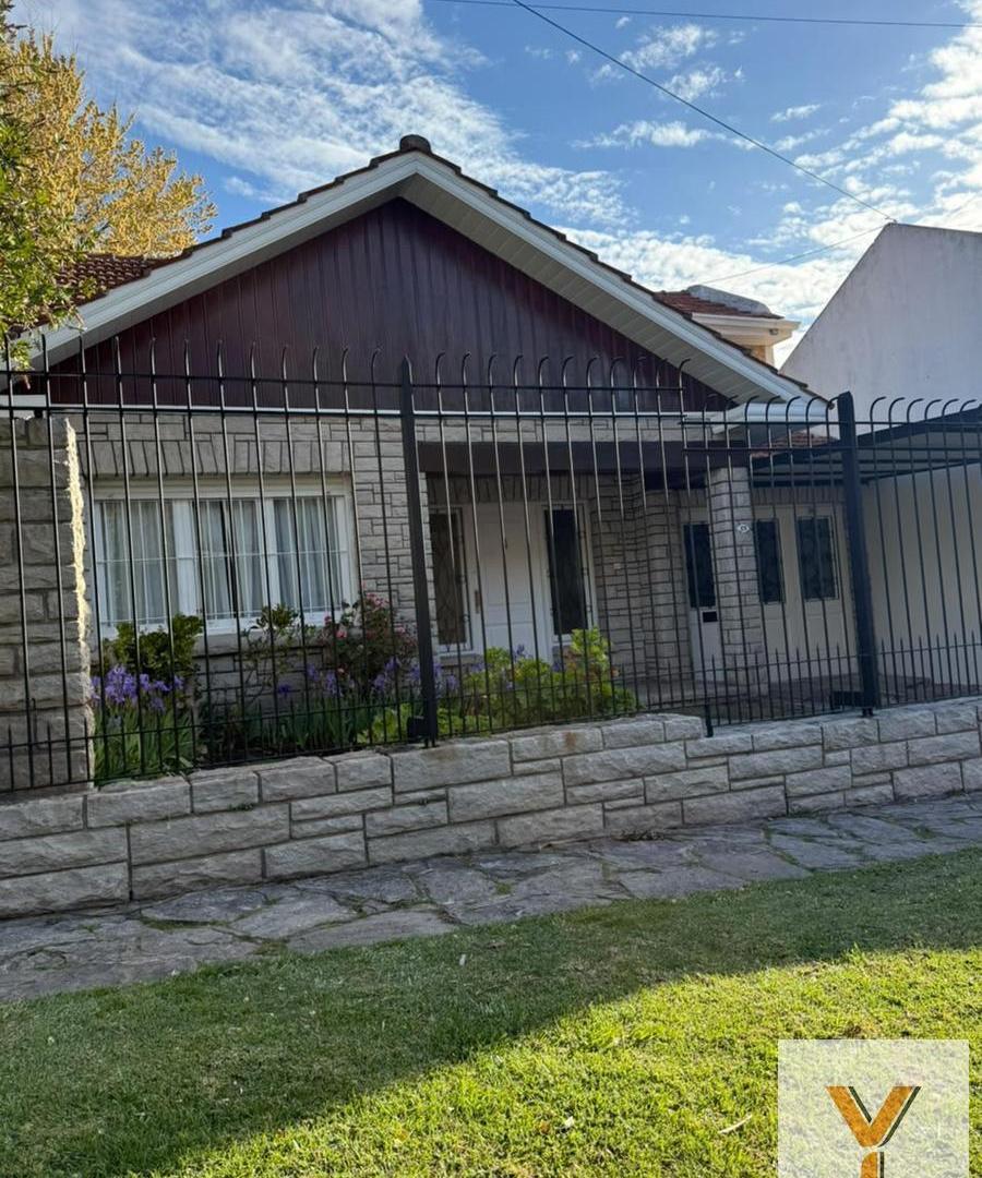 Foto de Casa en Venta - 3 Dormitorios 2 Baños - 300mts - Mar Del Plata, imagen 3