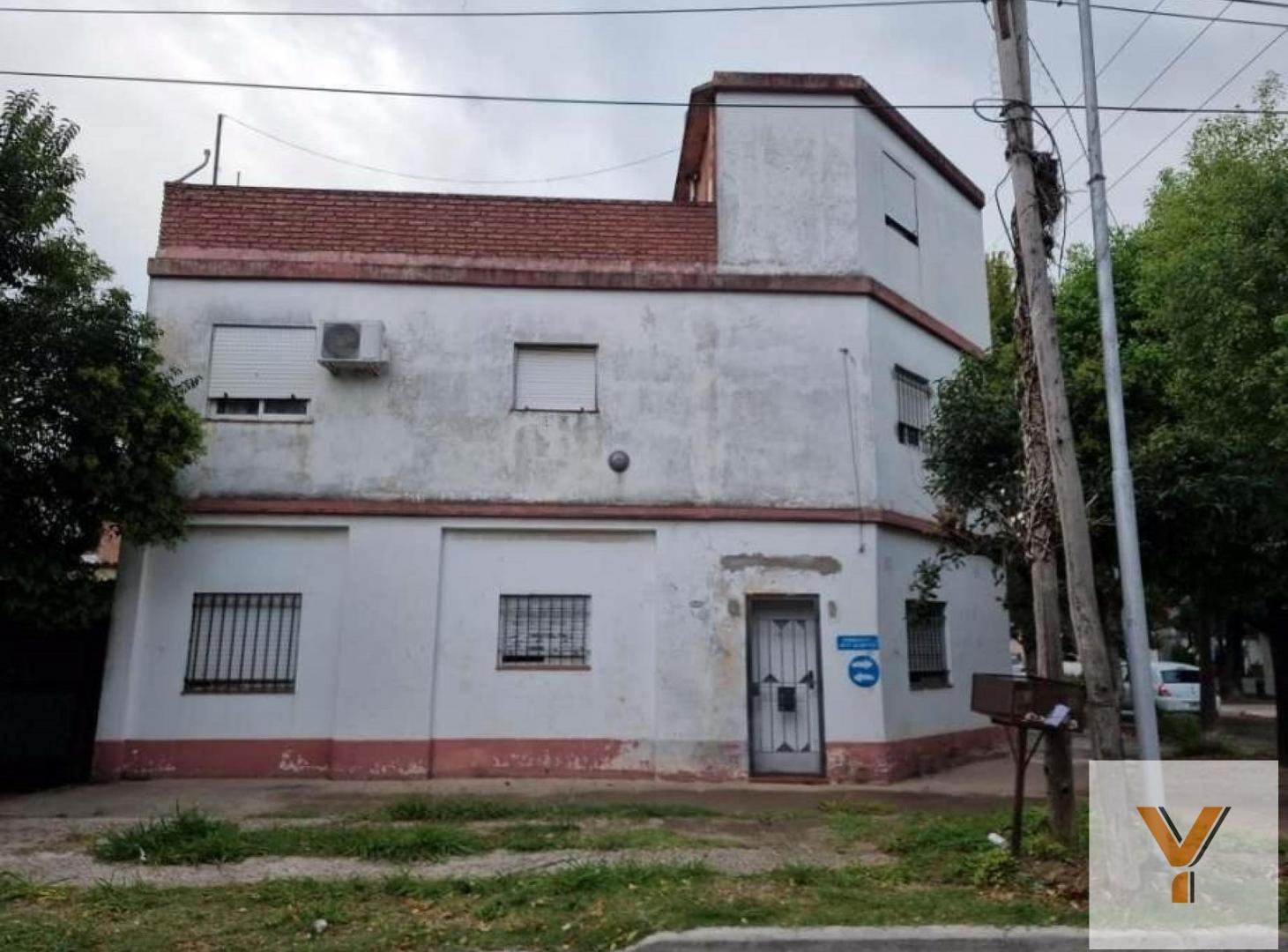 Foto de Casa en venta - 2 Dormitorios 1 Baño - 100Mts2 - Remedios de Escalada, imagen 2