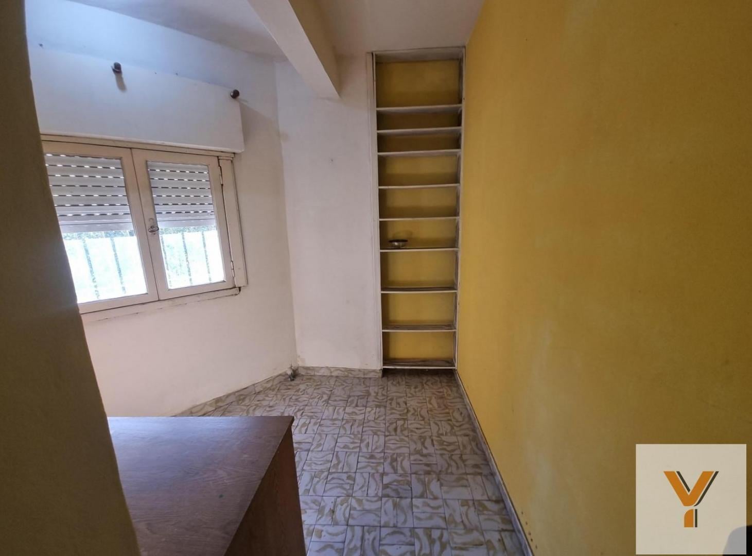 Foto de Casa en venta - 2 Dormitorios 1 Baño - 100Mts2 - Remedios de Escalada, imagen 4