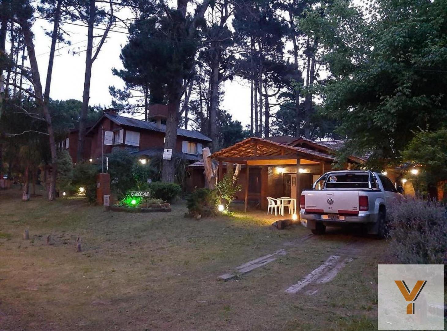 Foto de Casa en venta - 5 Dormitorios 3 Baños - Costa del Este, imagen 2