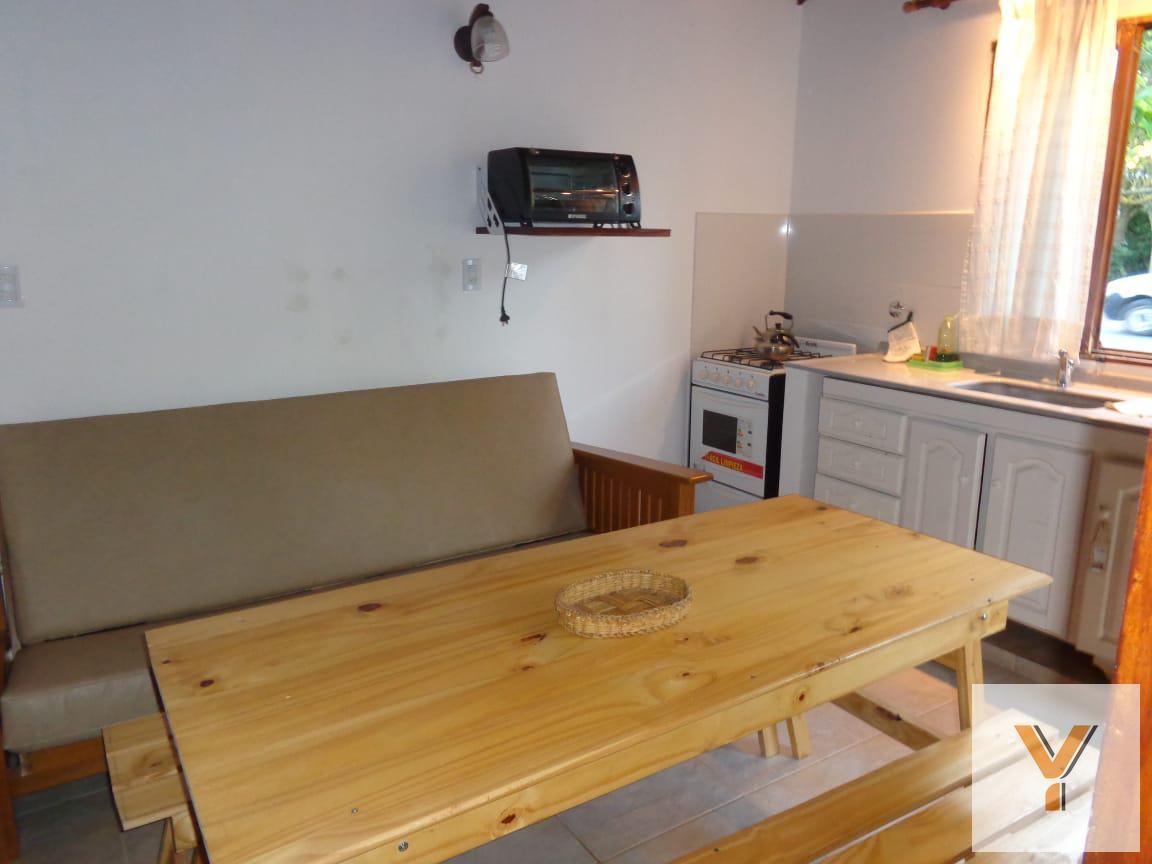 Foto de Casa en venta - 4 dormitorios 2 baños - 110mts2 - Ostende, imagen 2