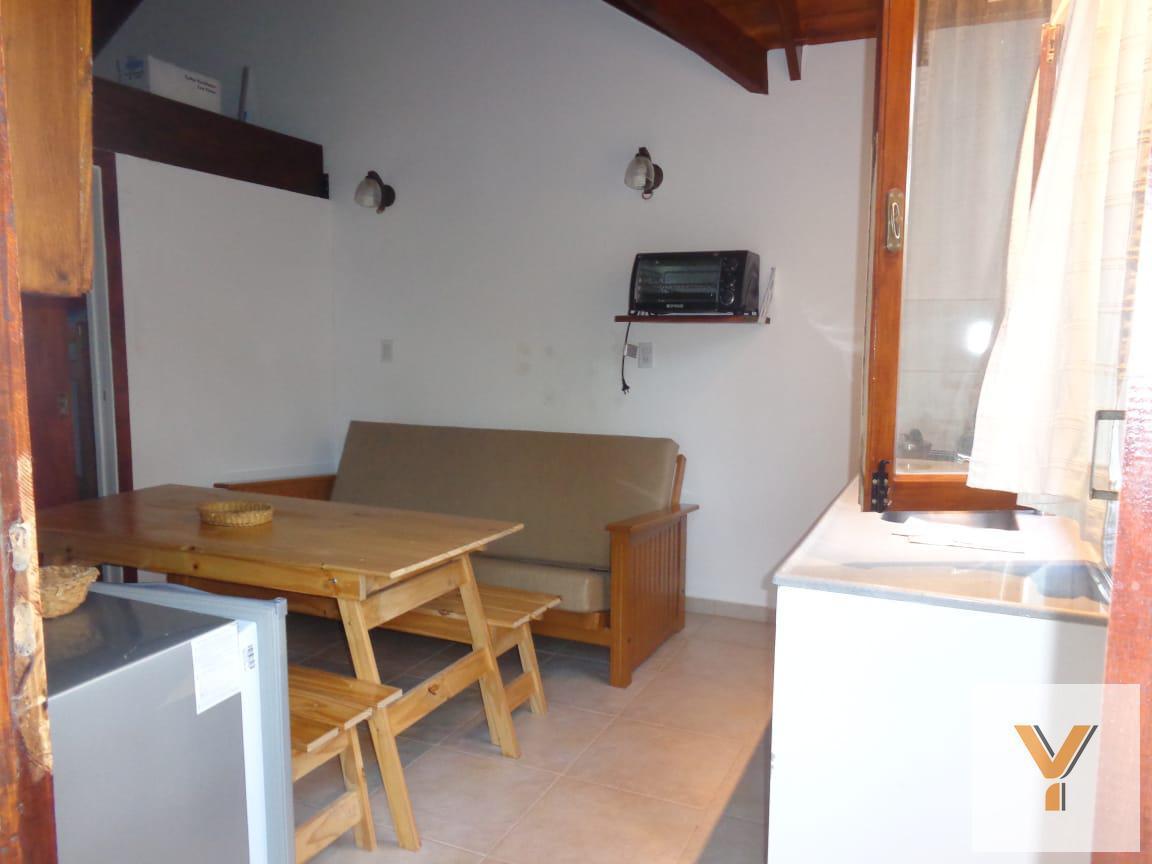 Foto de Casa en venta - 4 dormitorios 2 baños - 110mts2 - Ostende, imagen 3