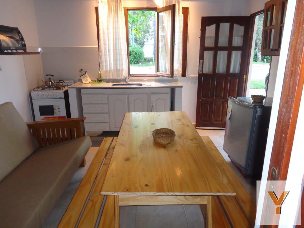Foto de Casa en venta - 4 dormitorios 2 baños - 110mts2 - Ostende, imagen 1