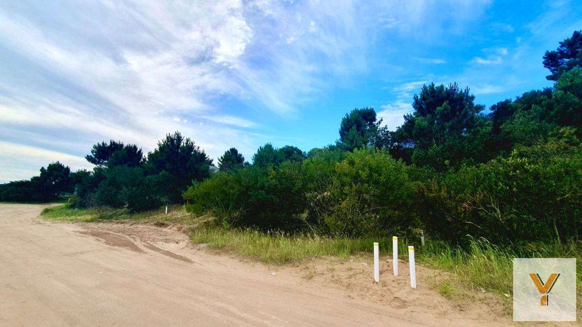 Foto de Terreno en venta - 983.46 mts2 - Costa Esmeralda, imagen 4