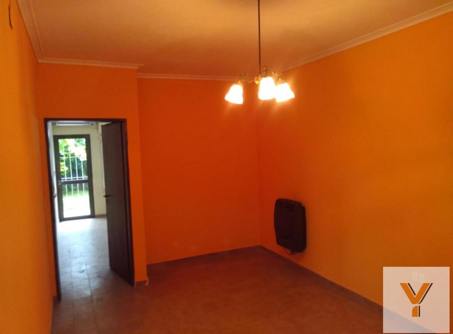 Foto de PH en venta - 3 Dormitorios 1 Baño - La Plata, imagen 2
