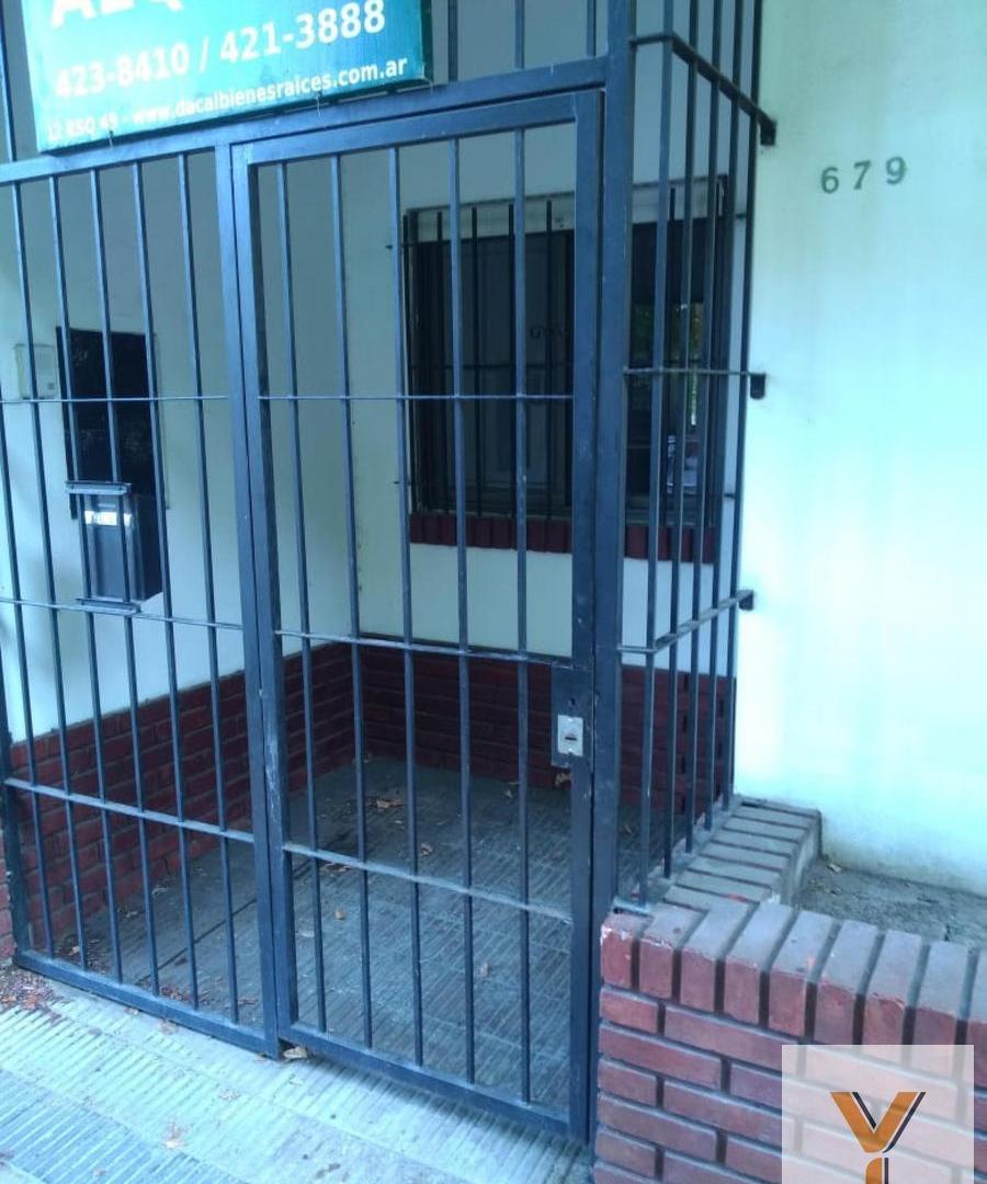 Foto de PH en venta - 3 Dormitorios 1 Baño - La Plata, imagen 1