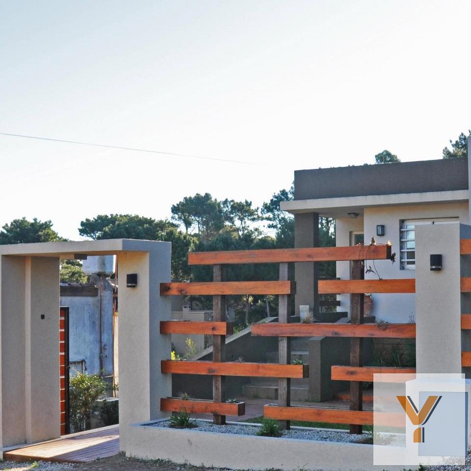 Foto de Casa en venta - 2 Dormitorios 2 Baños - 390Mts2 - Pinamar, imagen 2