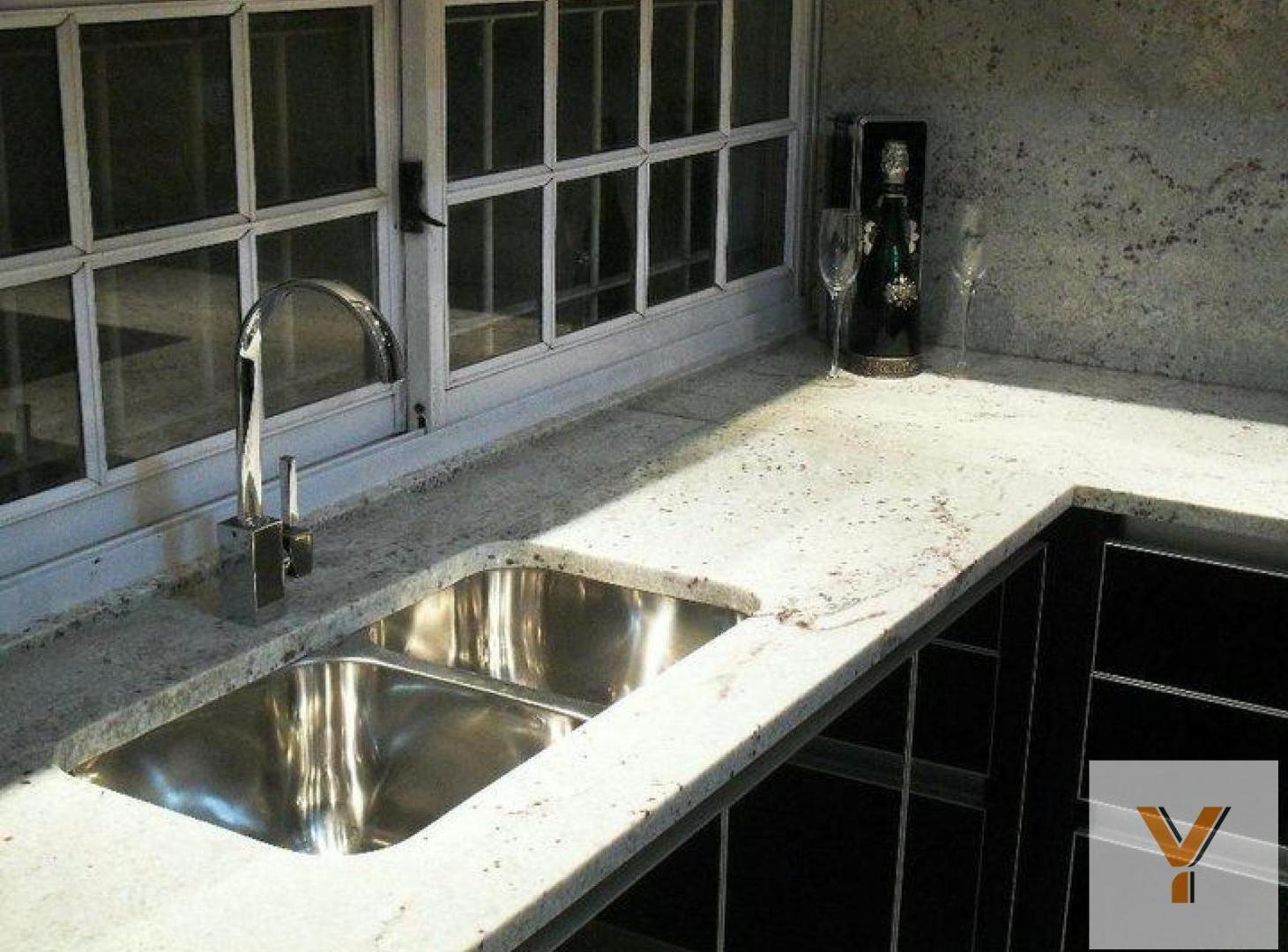 Foto de Casa en venta - 6 Dormitorios 4 Baños - 400Mts2 - Villa José León, imagen 2