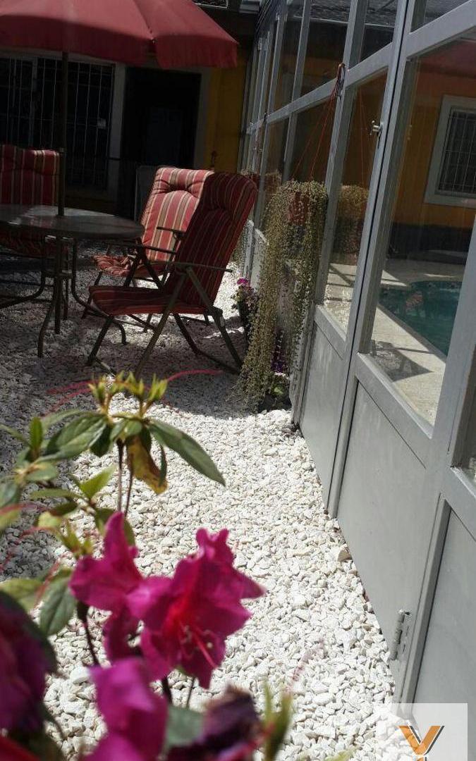 Foto de Casa en venta - 6 Dormitorios 4 Baños - 400Mts2 - Villa José León, imagen 4