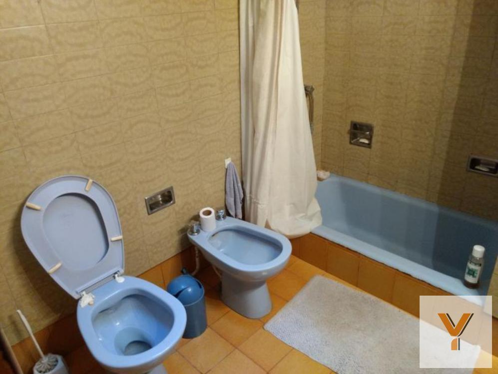Foto de Casa en venta - 3 dormitorios 3 baños - cochera - 180mts2 - Tolosa, imagen 5