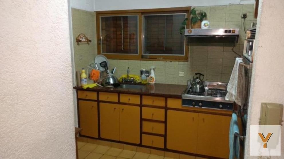 Foto de Casa en venta - 3 dormitorios 3 baños - cochera - 180mts2 - Tolosa, imagen 2