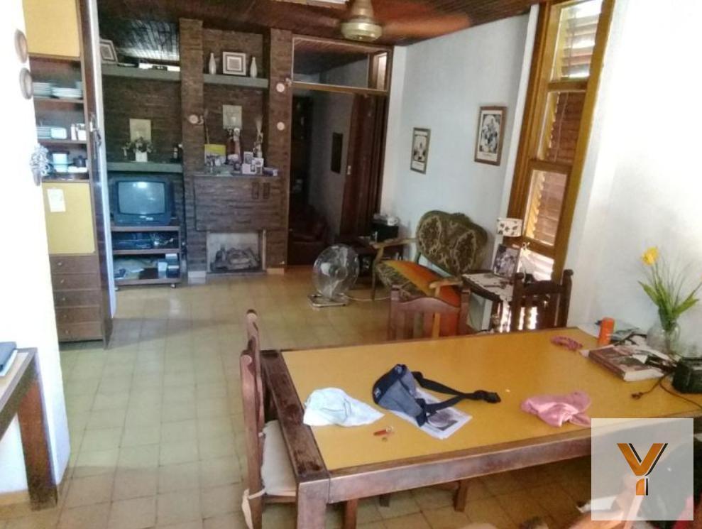 Foto de Casa en venta - 3 dormitorios 3 baños - cochera - 180mts2 - Tolosa, imagen 3
