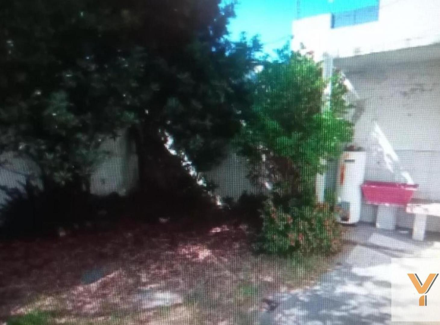 Foto de Casa en venta - 3 Dormitorios 2 Baños - Cochera - Mataderos, imagen 2