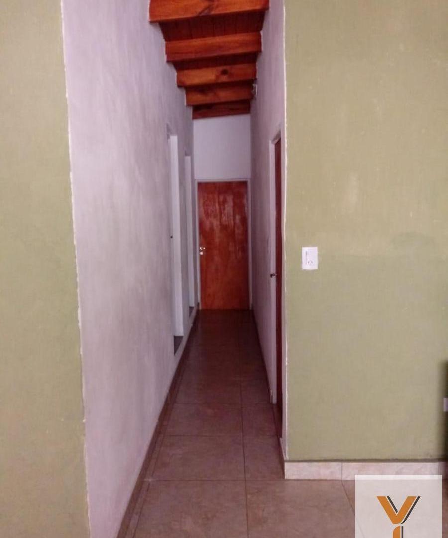 Foto de Casa en venta - 3 Dormitorios 1 Baño - Cochera - 522Mts2 - Valle Hermoso, imagen 2