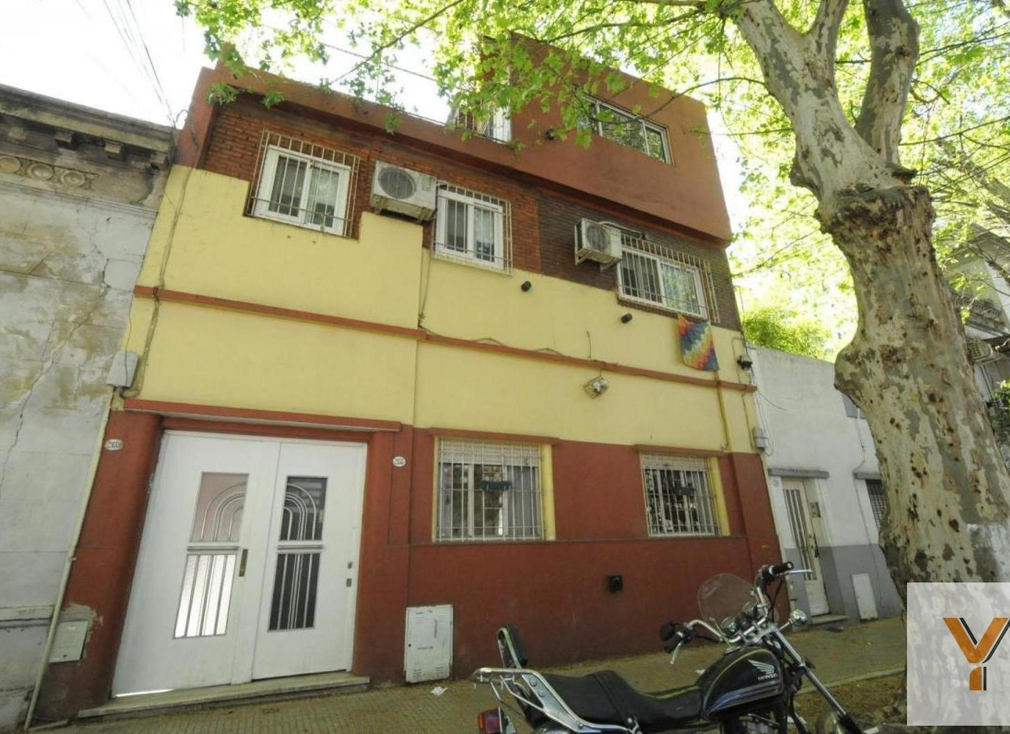 Foto de Departamento en venta - 3 Dormitorios 2 Baños - Villa General Mitre, imagen 3
