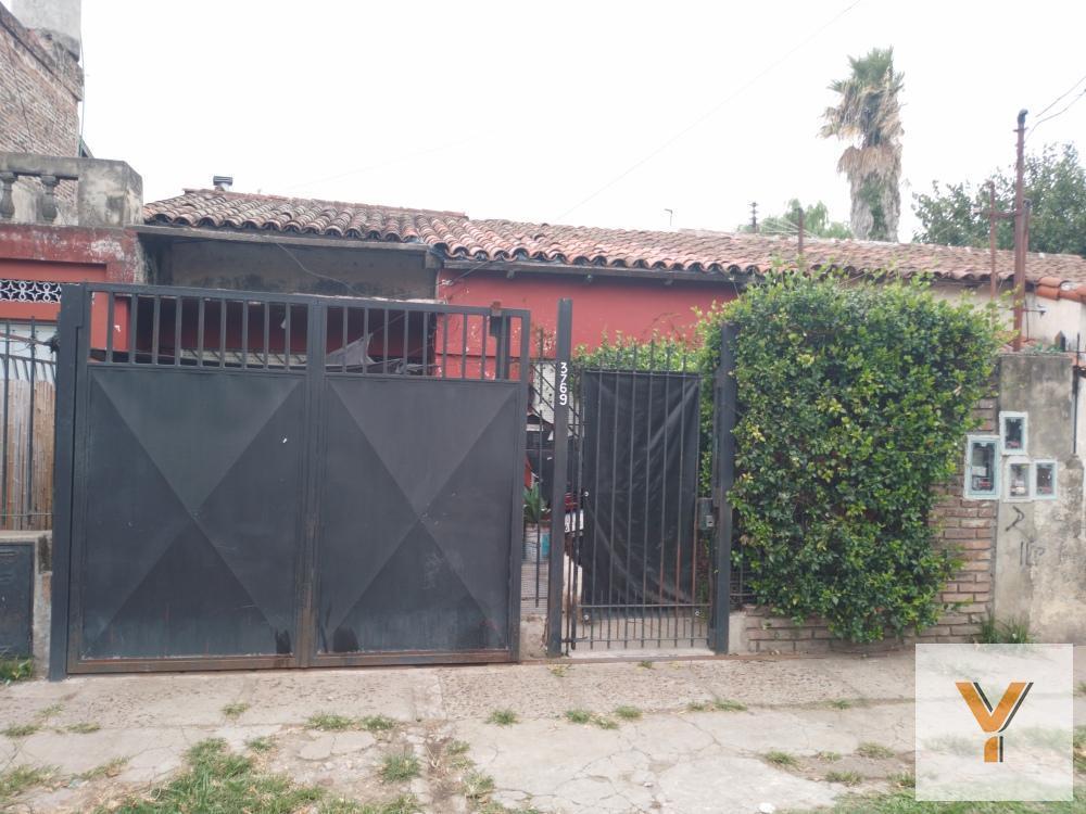 Foto de Casa en venta - 3 Dormitorios 1 Baño - Cochera - 185Mts2 - Villa La, imagen 2