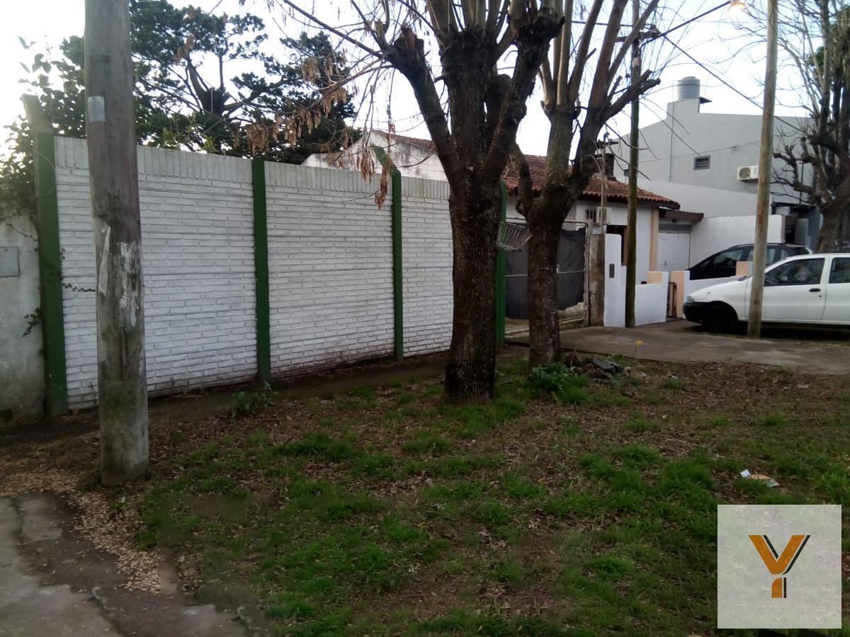 Foto de Terreno en venta - 300mts2 - Barrio Gambier, La Plata, imagen 1