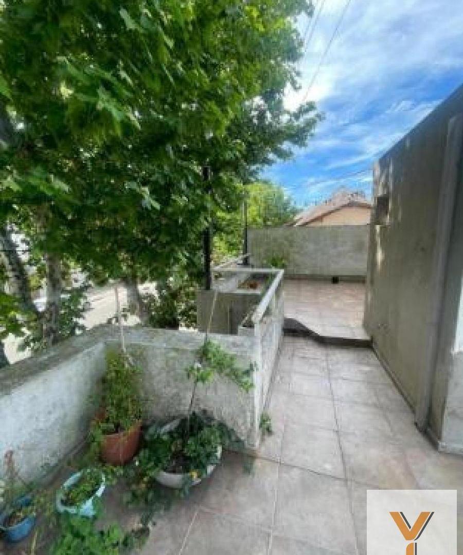 Foto de Casa en venta - 2 Dormitorios 2 Baños - 250Mts2 - Mar del Plata, imagen 3