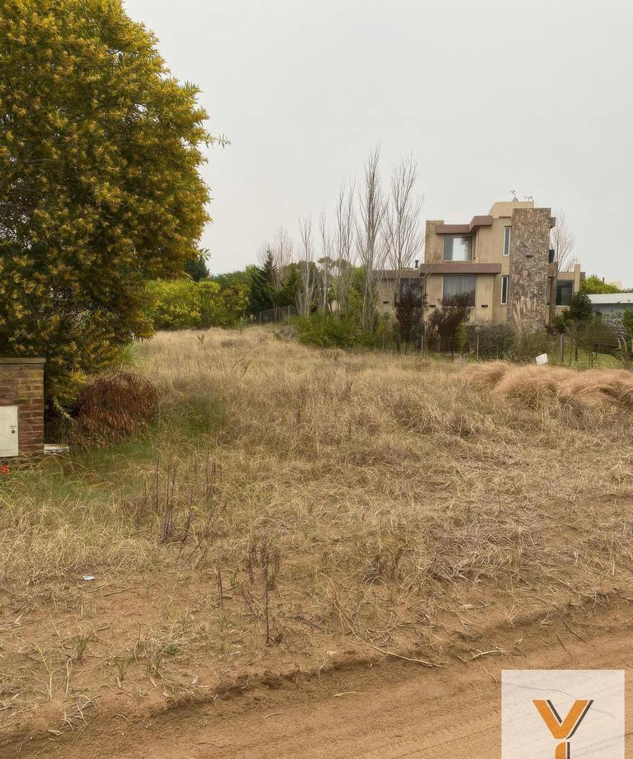 Foto de Terreno en venta - 1000mts2 - Barrio Residencial I, Costa Esmeralda, imagen 2